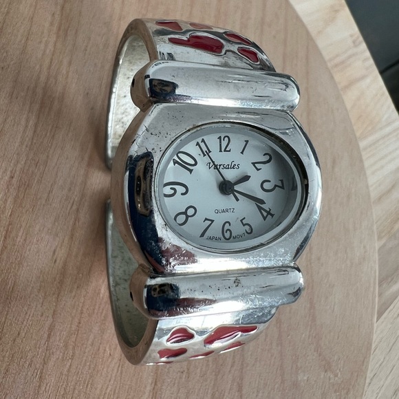 Varsales Bracelet Watch Ladies Red Hearts Quartz - Picture 4 of 8